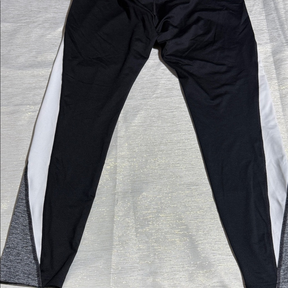 Tek Gear Gray and Black Leggings - Picture 11 of 12